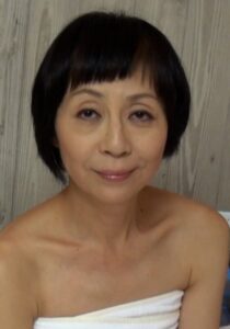 静岡でお茶畑を営む熟女は新しい生き方を求めてAV出演！家族承認の快楽没入型乱交中出しSEX！