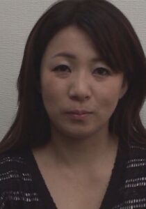 見る目がない？！どうしてもダメンズを好きになってしまう素人熟女さん！赤い派手な下着を身に纏い準備万端な彼女とラブラブセックス！