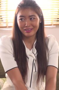 潮吹きしまくるスケベボディ！旦那が見ているのに感じまくり