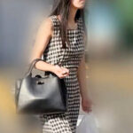 無防備に寝てる女に中出し卑猥行為 9 普通顔の爆乳女 ノースリーブの女527055