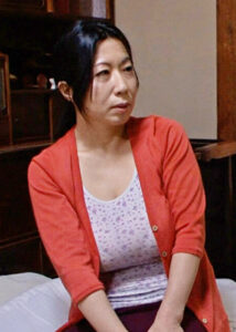 激しいオナニーで自分を慰める欲求不満の超巨乳母さん！そんな母を慰める親孝行な愚息との禁断情事！536640