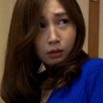 お母さんの元彼なんか見たくない！母への愛を口にする息子は激しくキスを貪り、戸惑いながらも息子の愛を受け入れていき、貪るように舐め合い、抱き合い母と息子の背徳行為はエスカレートし中出し交尾となる！