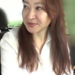 人妻の剛毛マ〇コに激しくピストン！