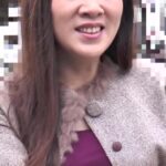 デカ尻を持つむちっとオバサン、若い男とのSEXに身悶え！