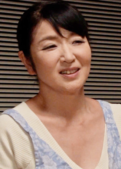 お母さんが欲求不満で台所でオナニー！？悶々とする愛息を優しく癒す熟母と禁断の中出しセックス！545679